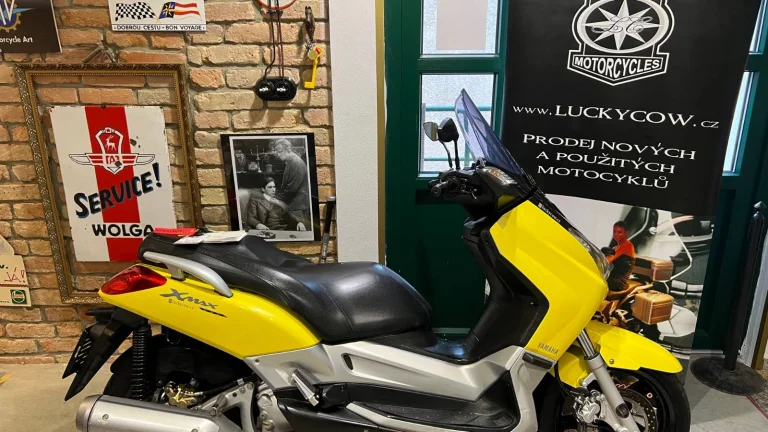 Yamaha X-Max 250