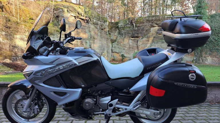Honda XL 1000 V Varadero - PĚKNÝ STAV + VÝBAVA + SERVIS