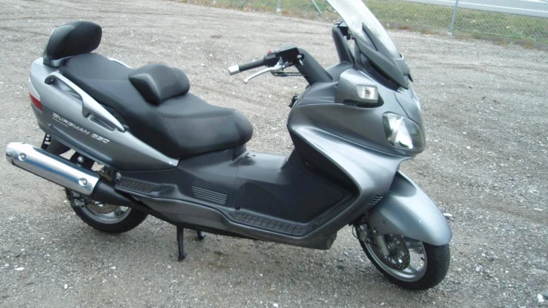 Suzuki Burgman 650 Executive , HEZKÉ , 3.MAJITEL
