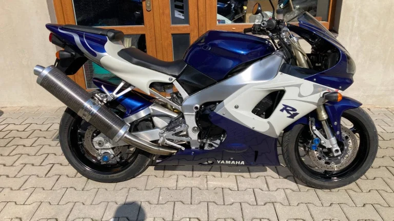 Yamaha YZF-R1