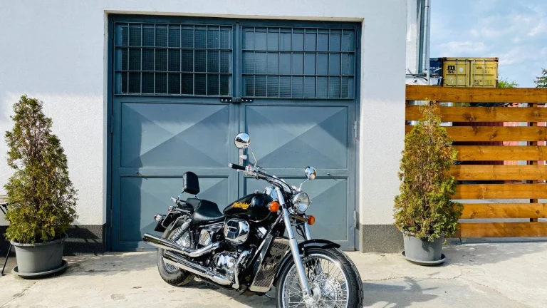 Honda VT 750 DC Black Widow