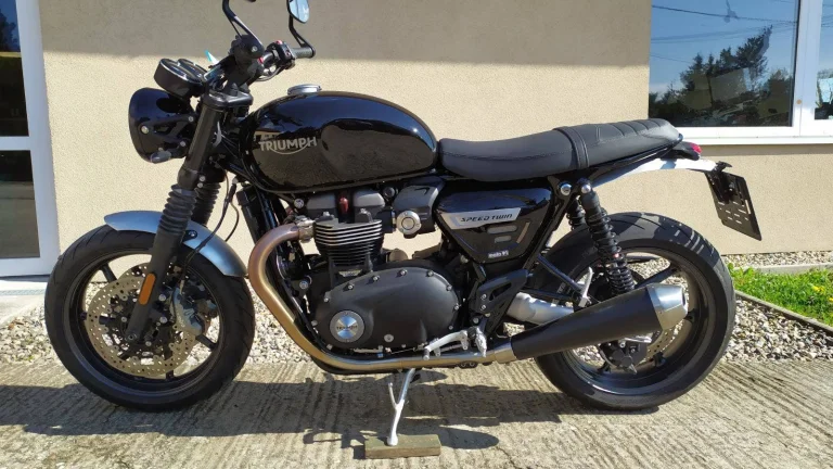 Triumph Speed Twin 1200