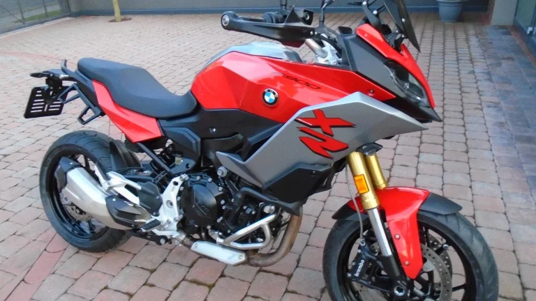 BMW F 900 XR