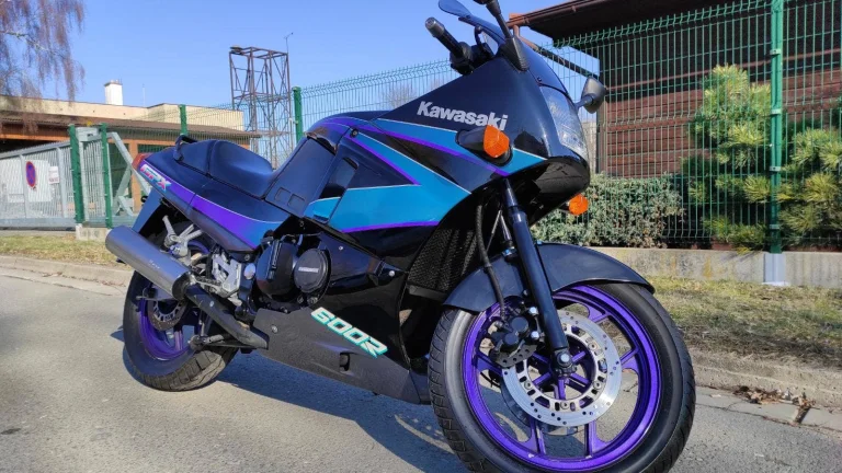 Kawasaki GPX 600 R