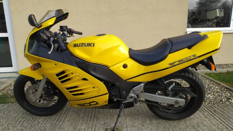 Suzuki RF 600 R