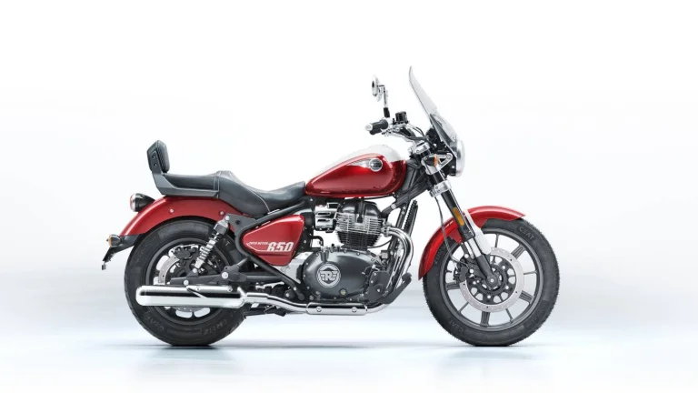 Royal Enfield Super Meteor 650 Celestial Red | Nový motocykl