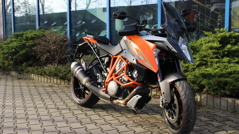 KTM 1290 Super Duke GT 2019