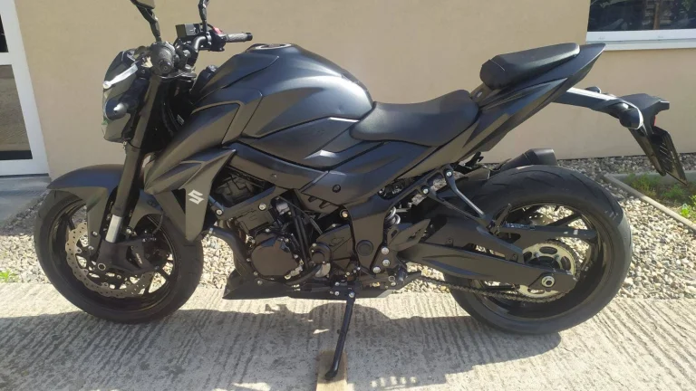 Suzuki GSX 750 S 35 kW