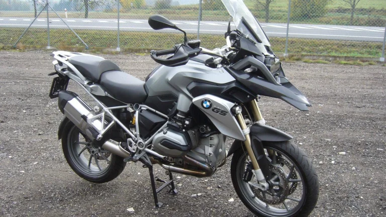 BMW R 1200 GS LC ,PO 1. MAJITELI JAK NOVÉ , VODNÍK , ESA,LED, SPZ