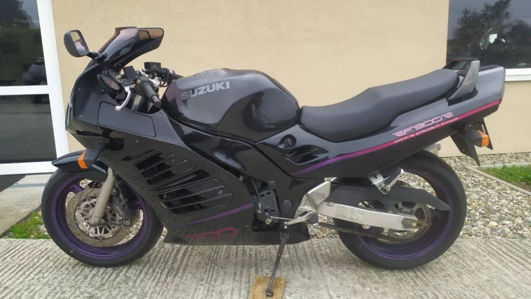 Suzuki RF 900 R