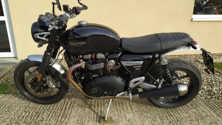 Triumph Speed Twin 1200