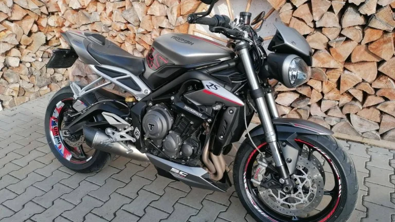 Triumph Street Triple 765 RS