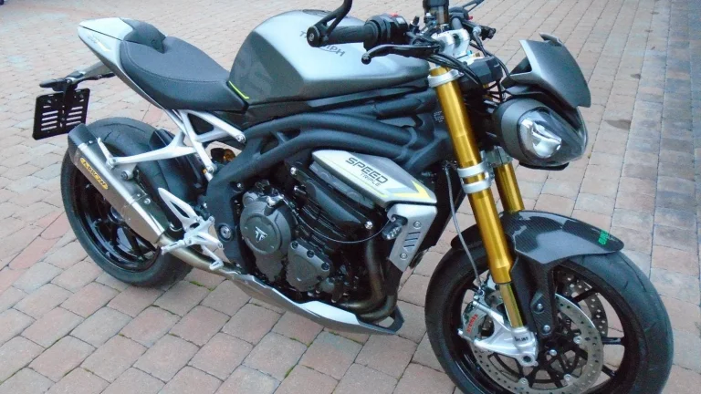 Triumph Speed Triple 1200 RS