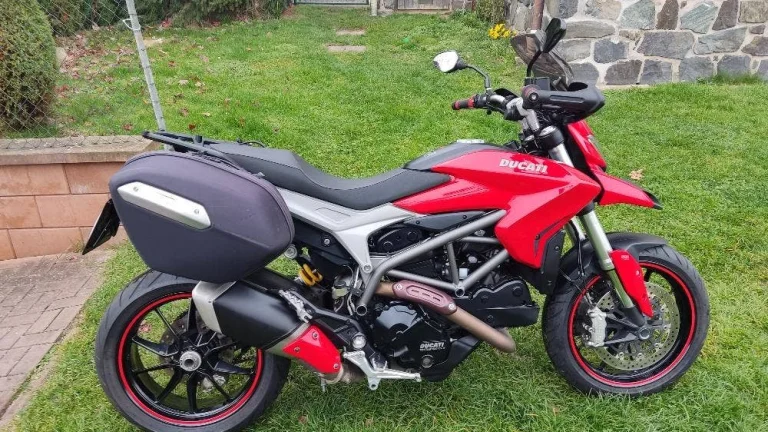Ducati Hyperstrada 821 (2014) krásná, po servisu, brašny