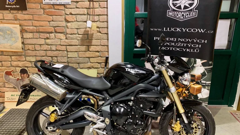 Triumph Street Triple 675