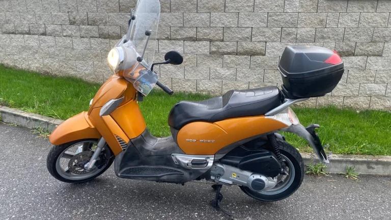 Piaggio Beverly 250 , aprilia scarabeo 250