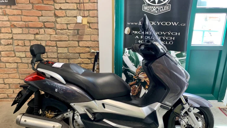 Yamaha X-Max 250
