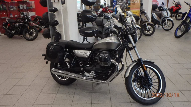 Moto Guzzi V9 Roamer 850 | Předváděcí motocykl