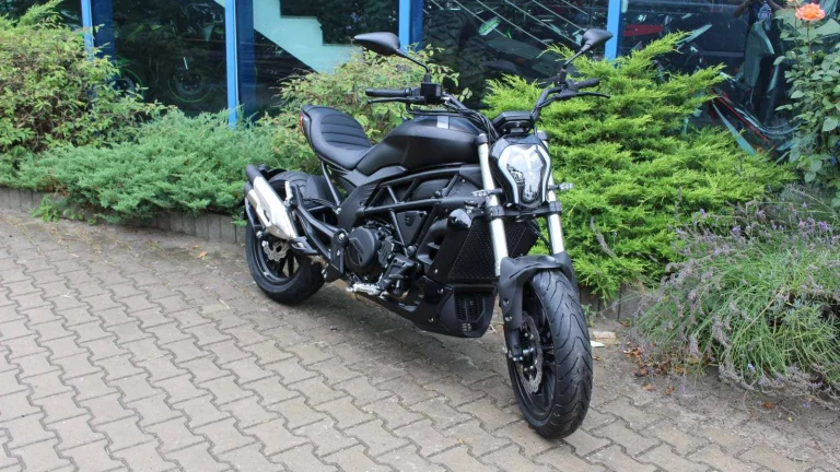 Benelli 502c AKCE SKLADEM | Předváděcí motocykl