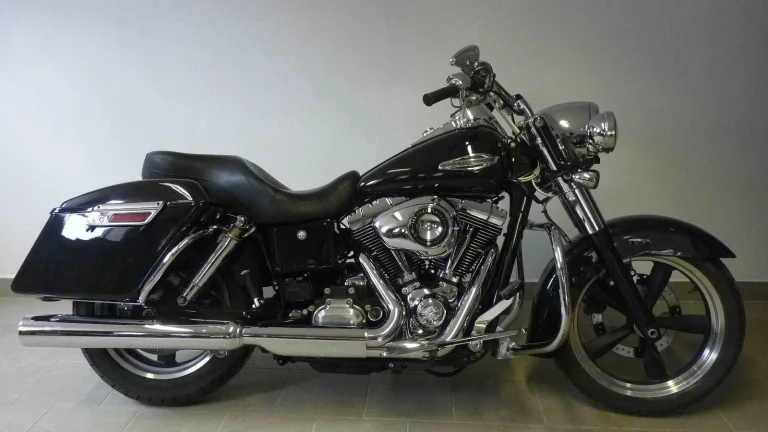 Harley-Davidson FLD Dyna Switchback