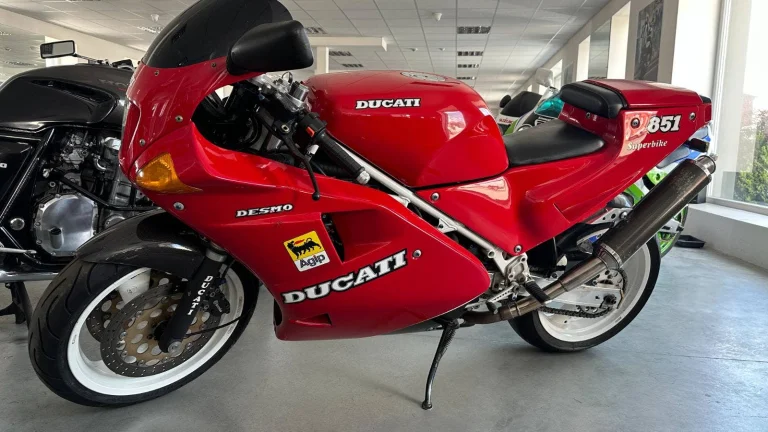 Ducati 851