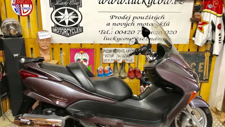 Honda Forza 250