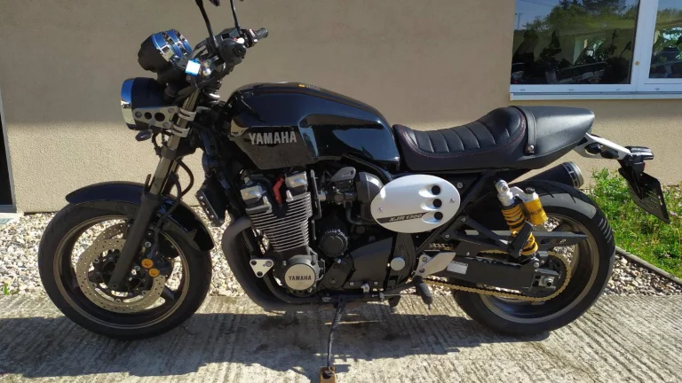 Yamaha XJR 1300