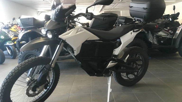 Zero FX (SLEVA, odpočet DPH, kufr)