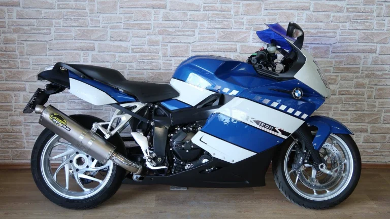 BMW K 1200 S nádherný kus, 28200km, po servisu