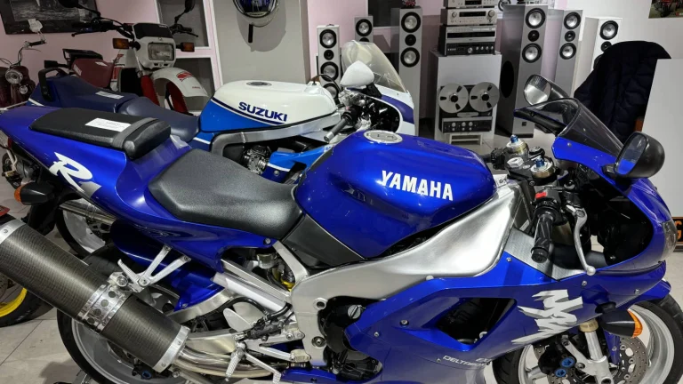 Yamaha YZF-R1