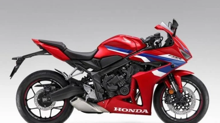 Honda CBR 650 R E-clutch | Nový motocykl