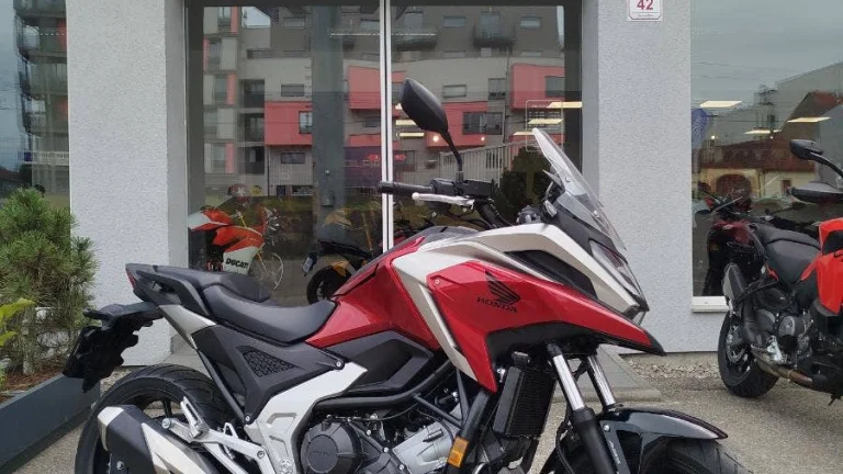 Honda NC 750 X, 1. MAJITEL, NOVÁ V ČR, ODPOČET DPH