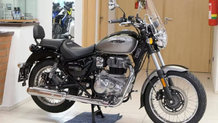 Royal Enfield Meteor 350 Aurora Black ( odpočet DPH )