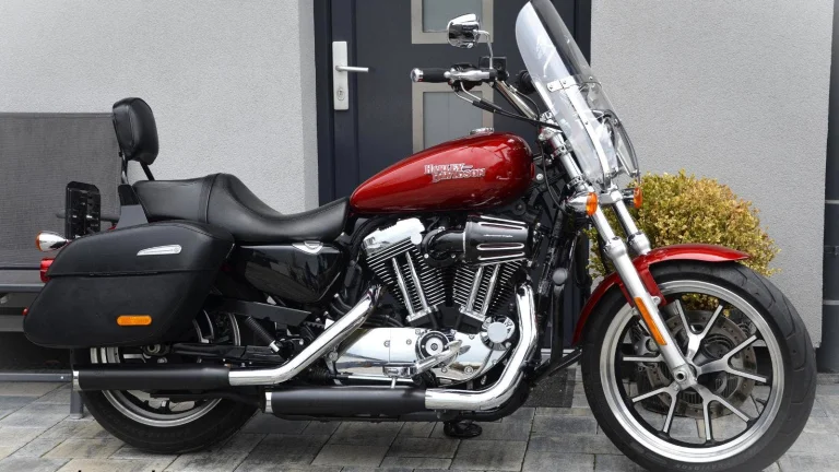 Harley-Davidson XL 1200T Sportster Super Low CZ původ