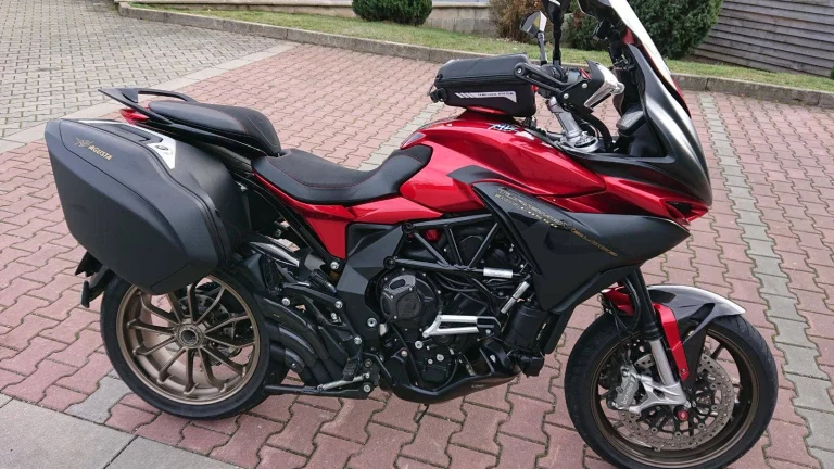MV Agusta Turismo Veloce 800 Lusso ČR 2. MAJ DPH ZÁRUKA