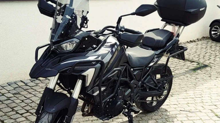 Benelli TRK 702 – předváděcí | 4 757 km | kufry SHAD v ceně | Předváděcí motocykl
