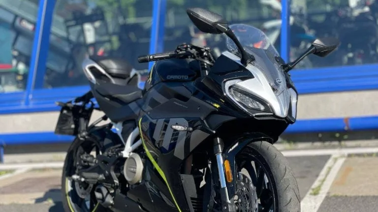 CFMOTO 300 SR