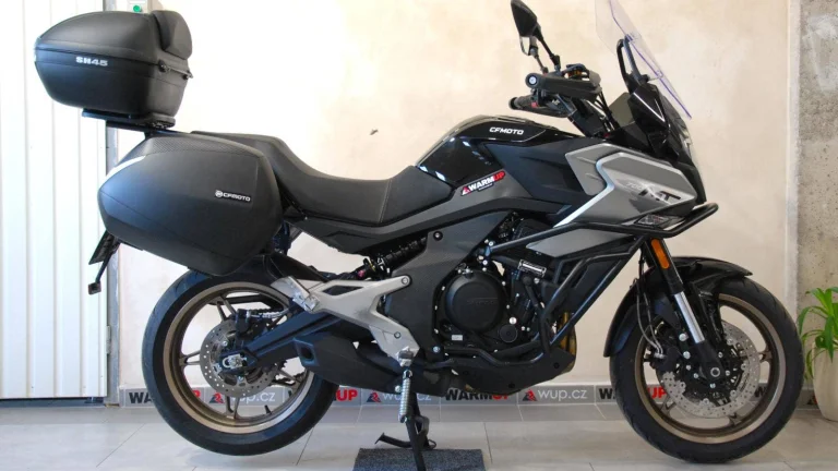 CFMOTO 700 MT Premium - krásný stav, stroj od nás, 1.maj, ZÁRUKA