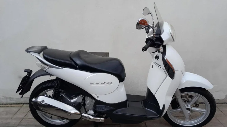 Aprilia Scarabeo 200ie Light, 2012, 21tis.km, moc pěkný stav, po STK