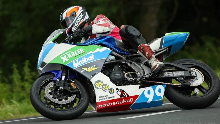 Kawasaki Twin - závodní speciál