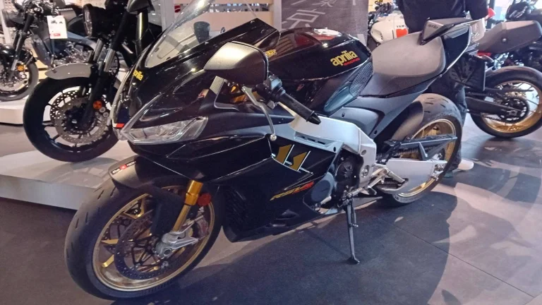 Aprilia RSV4 1100 Factory Komisní prodej