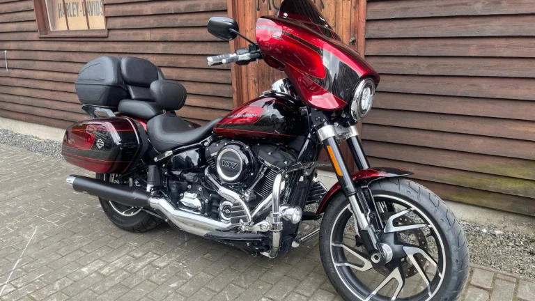 Harley-Davidson FLSB Softail Sport Glide REZERVACE