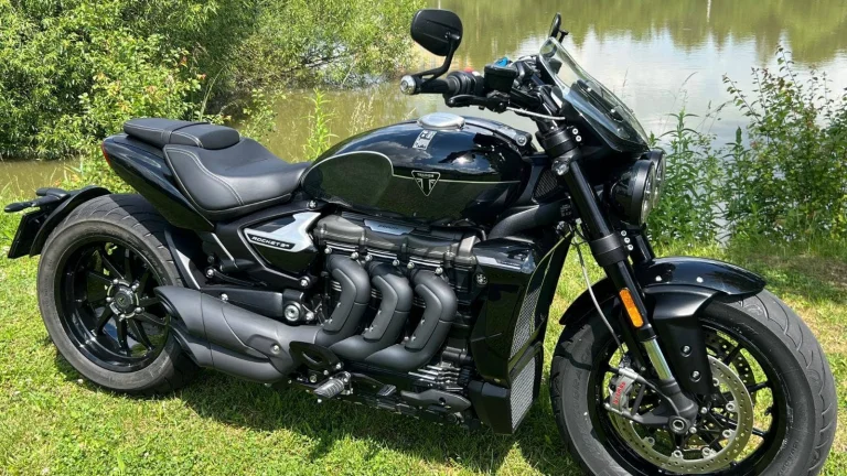 Triumph Rocket 3 R STORM 2024