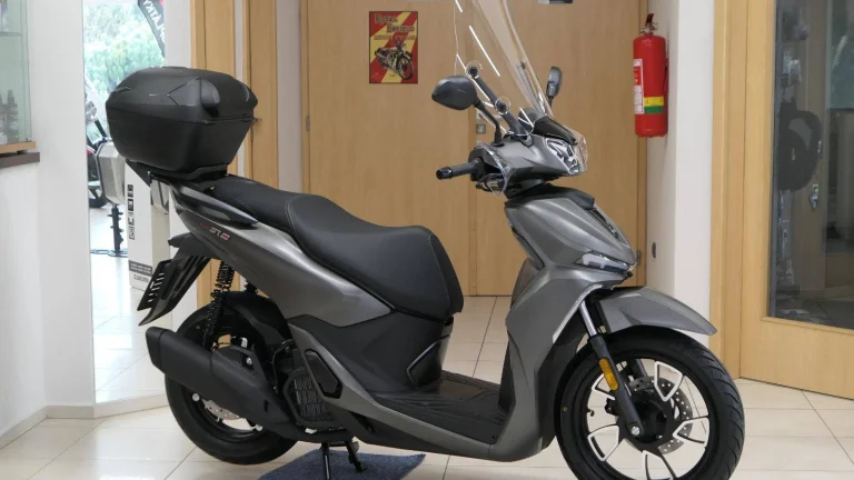 Voge SR16 125i olivově šedá ( odpočet DPH ) 4-letá záruka, NOVINKA | Nový skútr