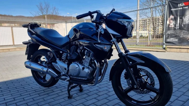 Suzuki 250 Inazuma