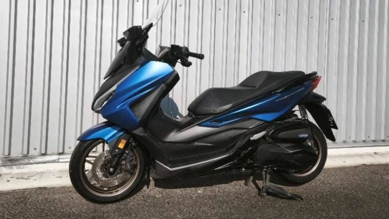 Honda Forza 350 ABS,TC (2023) velmi slušná, po servisu, nové pneu