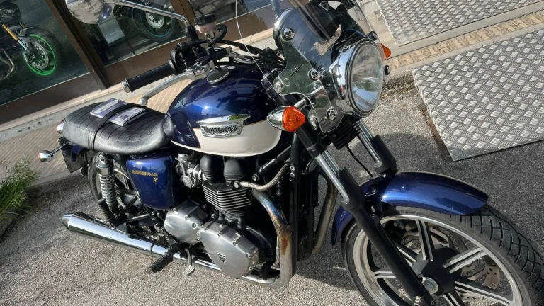 Triumph Bonneville SE (2012) TOP stav
