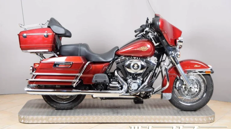 Harley-Davidson FLHTC Electra Glide Classic 2010