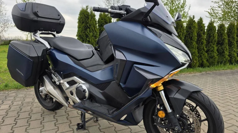 Honda Forza 750