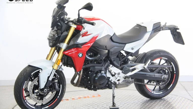 BMW F 900 R